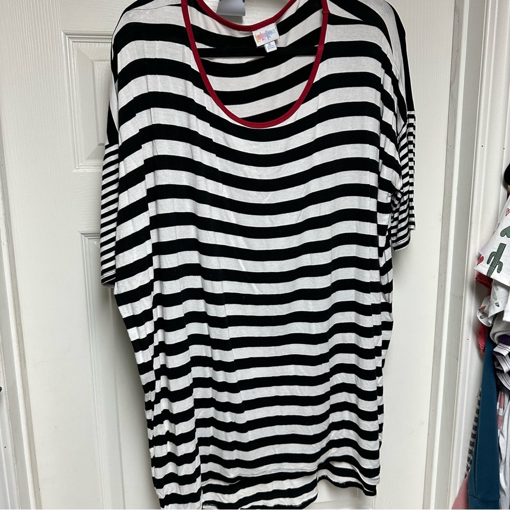 LuLaRoe Irma shirt. XL . Like new. Black and white stripes